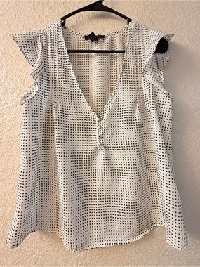 Forever 21 White and Black Dot V-Neck Cap-Sleeve Blouse
